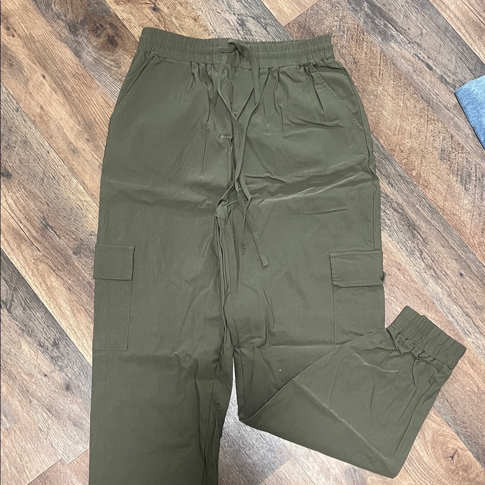 Olive Green Women’s Cargo Joggers
